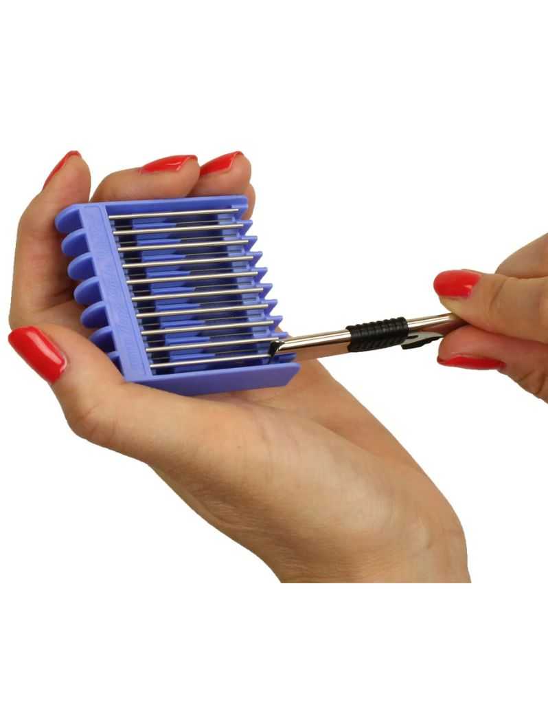 Blade loading on a nape razor