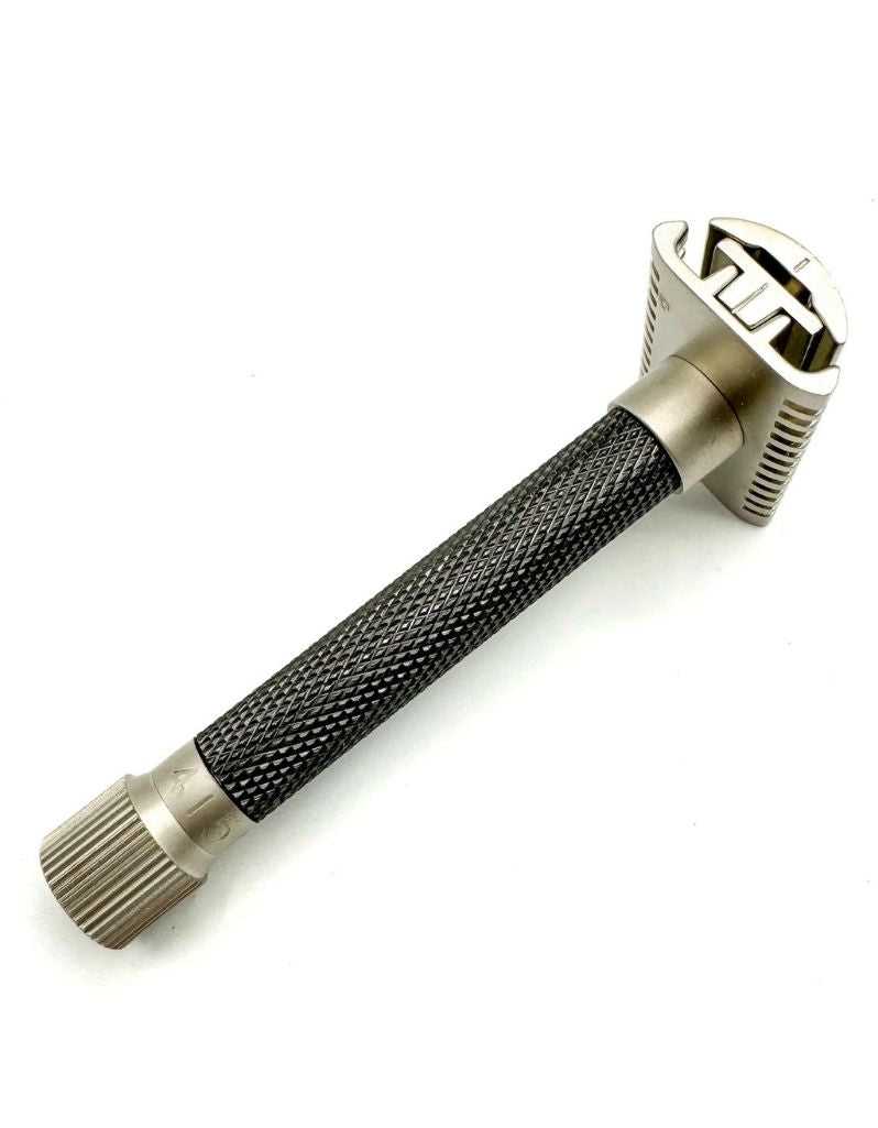 Parker safety razor with textured handle and adjustable head