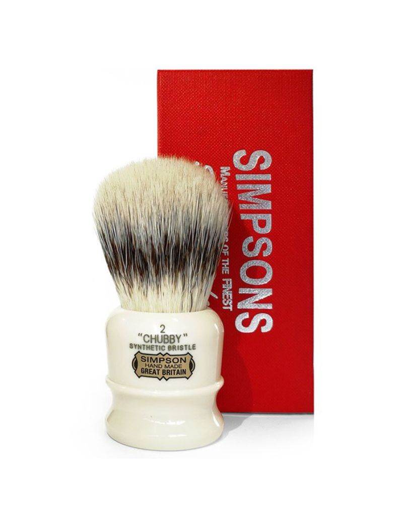 Simpson Chubby 2 synthetic shaving brush with 27mm knot and dense handle, ideal for fast, rich lather and daily wet shaving